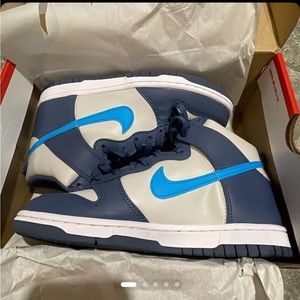 NIB NIKE DUNK HIGH (GS)